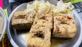 花蓮美食-陳紀臭豆腐的脆皮臭豆腐