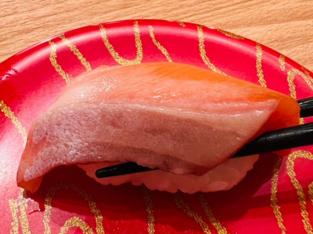 合點壽司_厚切鮭魚側面